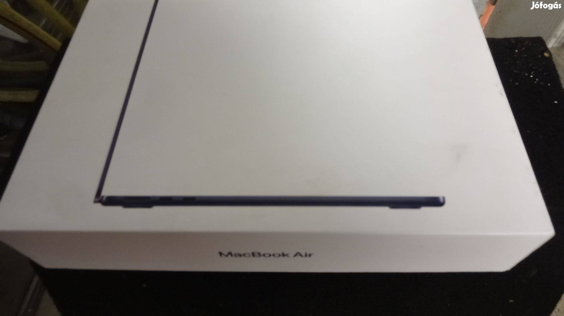 Apple macbook air 2022 doboz+ töltő ,eladó