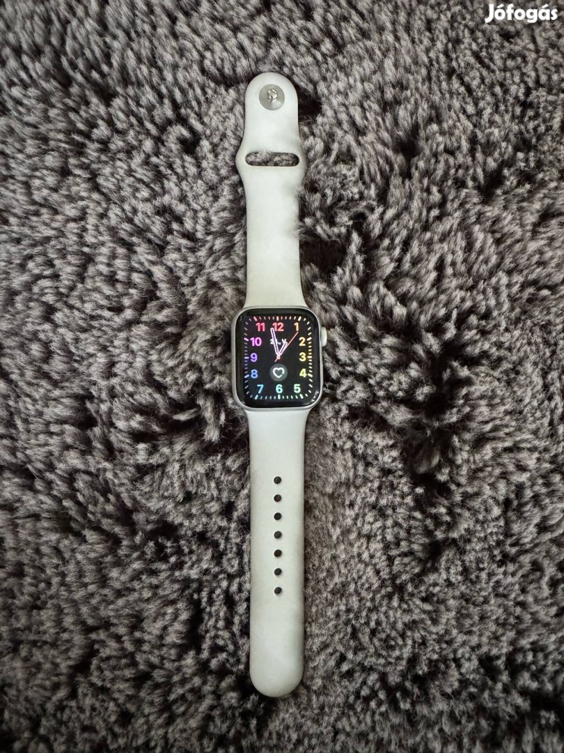 Apple watch 4, 40 mm ezüst 