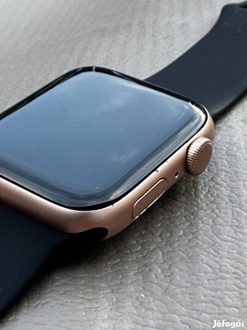 Apple watch SE rosegold 92% akkumlátor