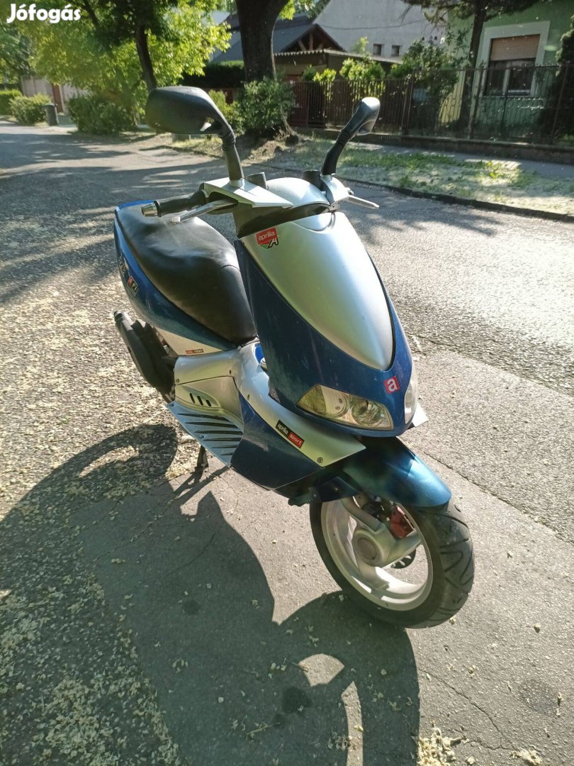 Aprilia Area 51 robogó
