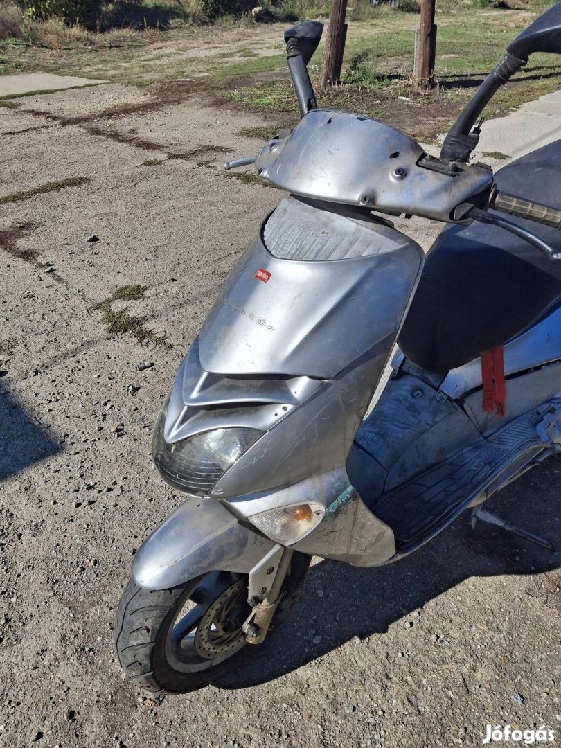 Aprilia Leonardo 250 bontott alkatrészek 