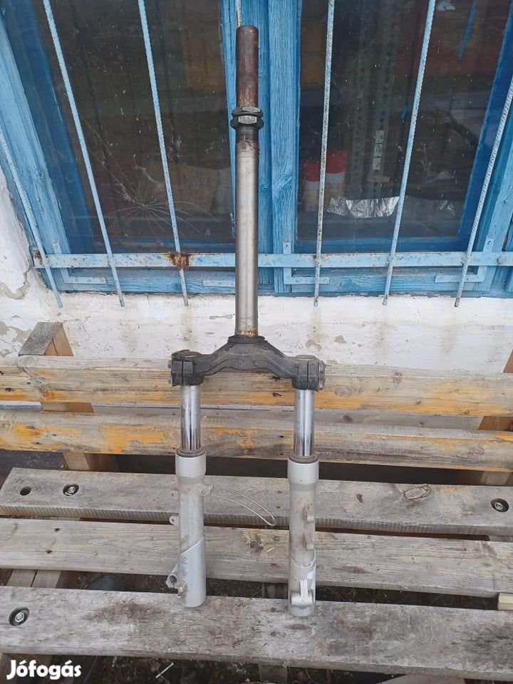 Aprilia Leonardo 250 első teleszkóp