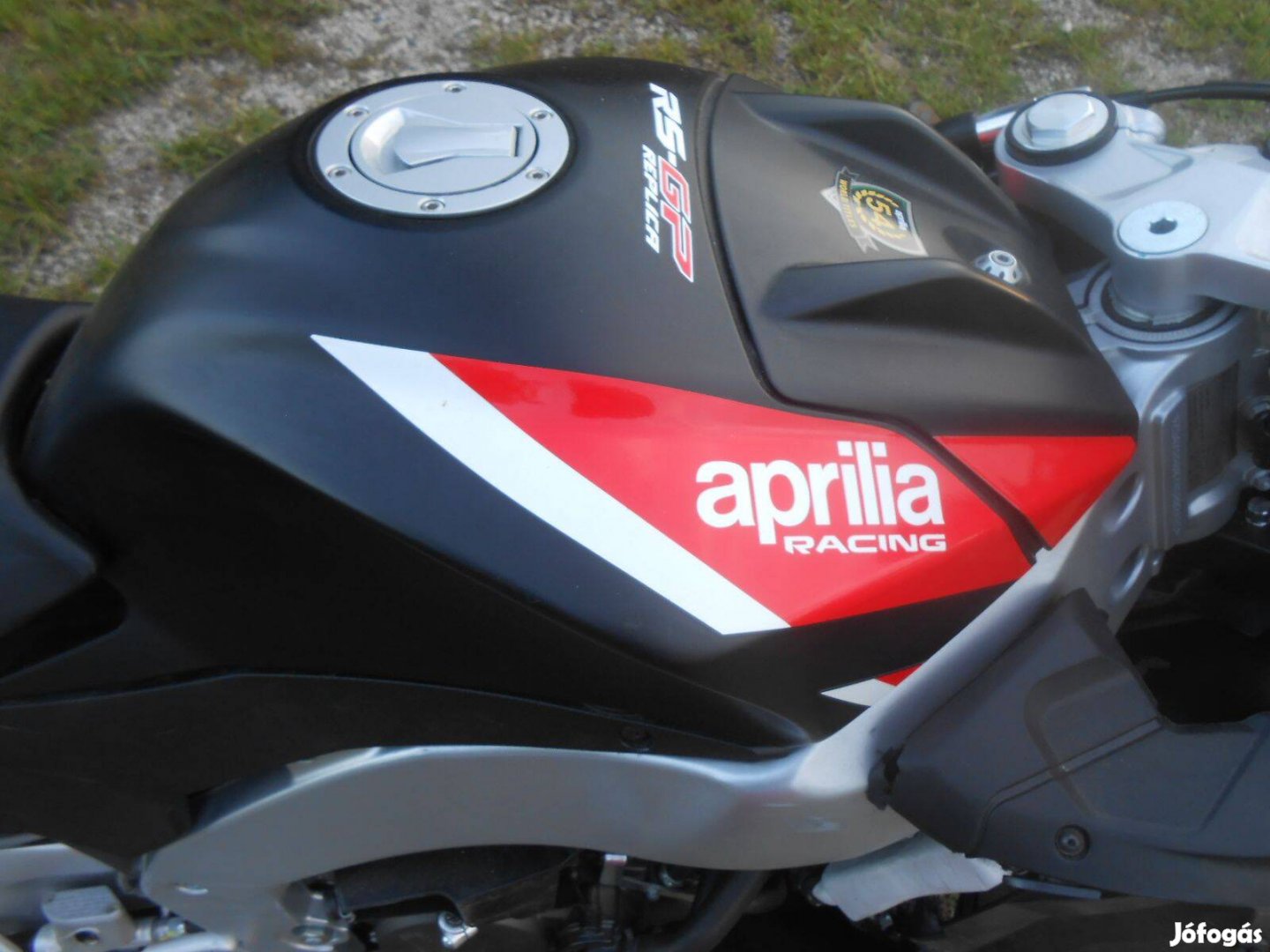 Aprilia RS 125 4T,2023-asról :3150 km-t hasz. gyári benzintank
