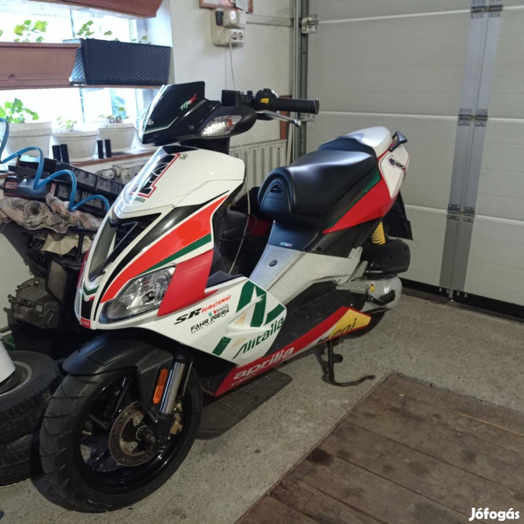 Aprilia SR 50 Factory Max Biaggi Kitűnő motorral!