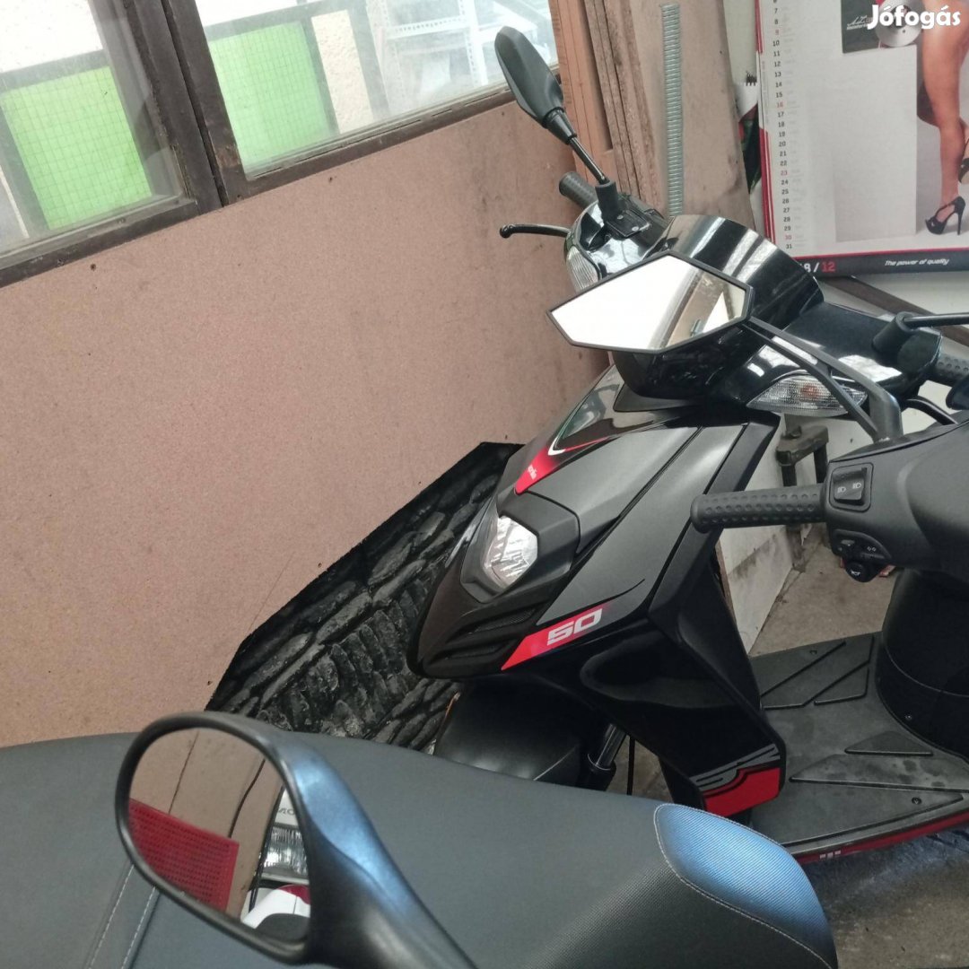 Aprilia SR 50 Motard 2T Szép gyári!
