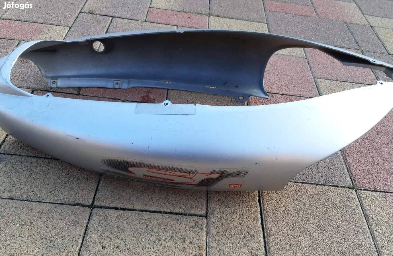 Aprilia SR Kör ülés alatti idom