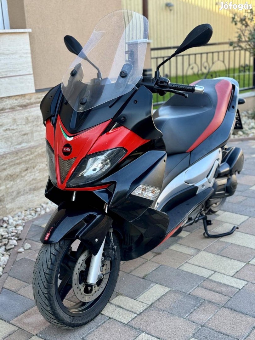 Aprilia SR Max 125 2014 szép állapot