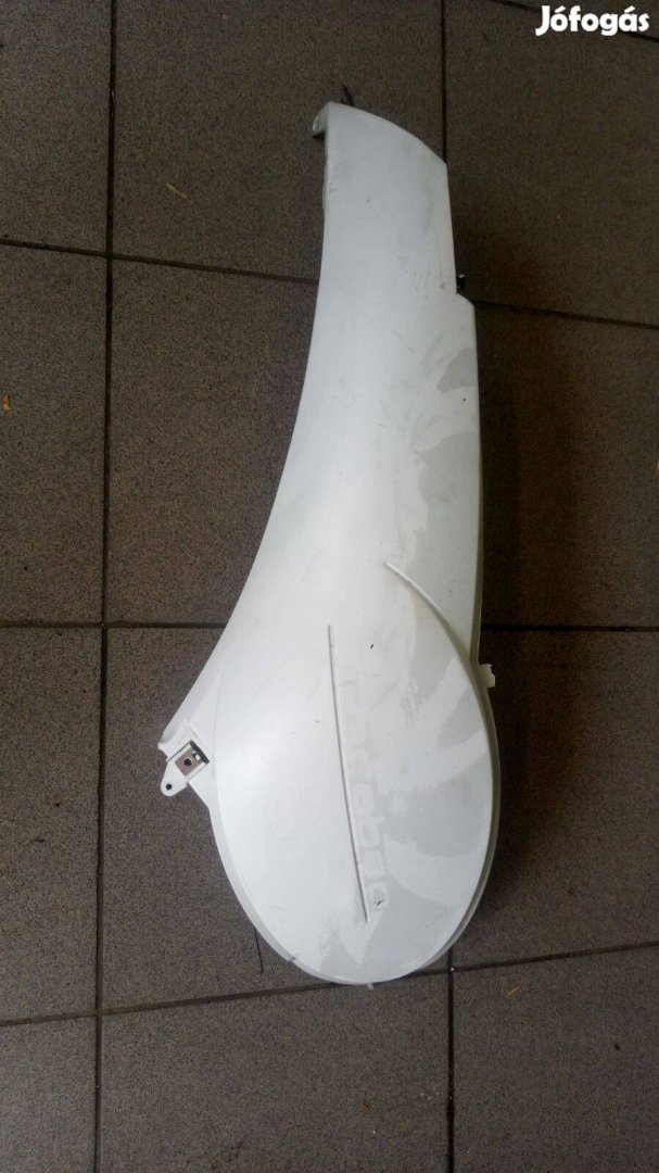 Aprilia Scarabeo 125 250 light ülés alatti idom jobb