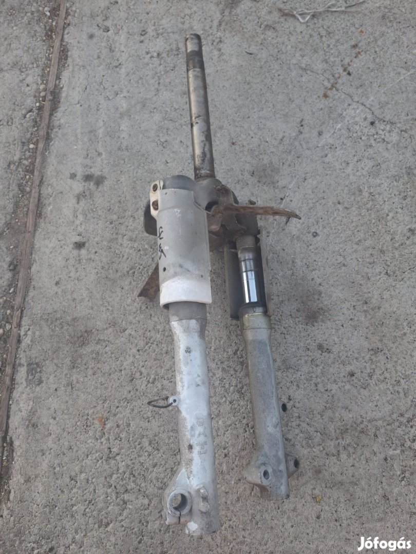 Aprilia Scarabeo 125 első teleszkóp.