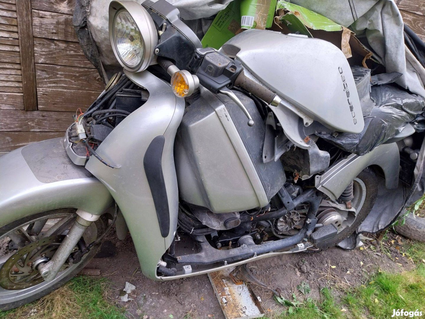 Aprilia Scarabeo 200 robogó alkatrésznek, donornak