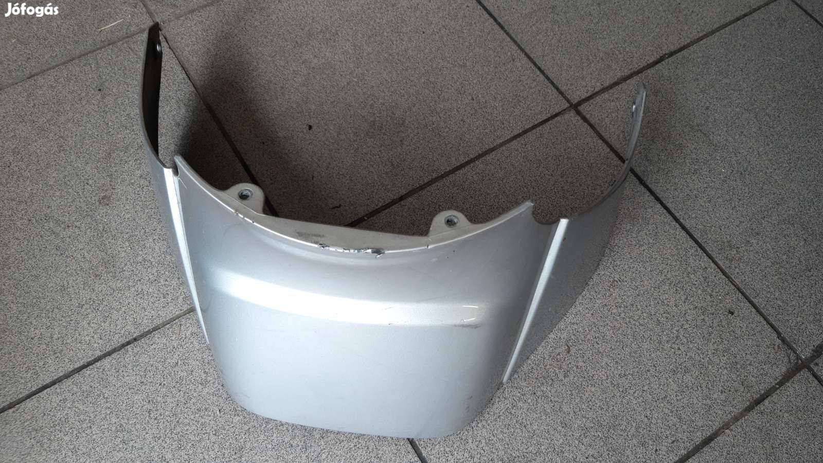 Aprilia Scarabeo Ligth 200 sarok mögötti idom