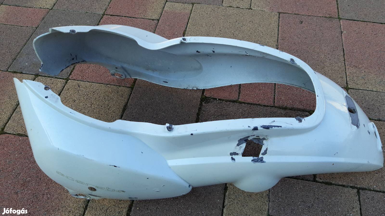 Aprilia Scarabeo ( Piaggio) ülés alatti idom