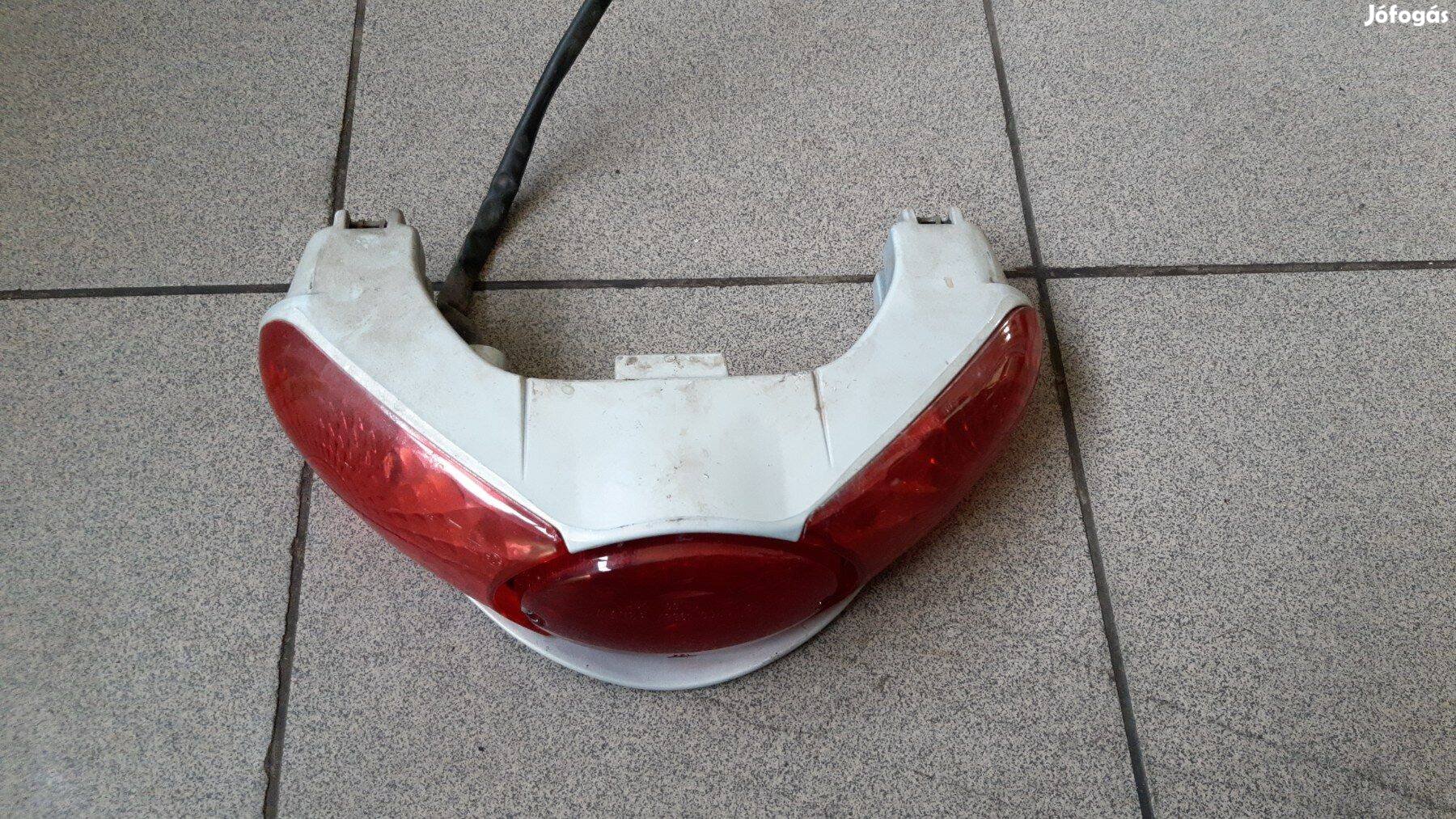 Aprilia Scarabeo ditech 4t hátsó lámpa
