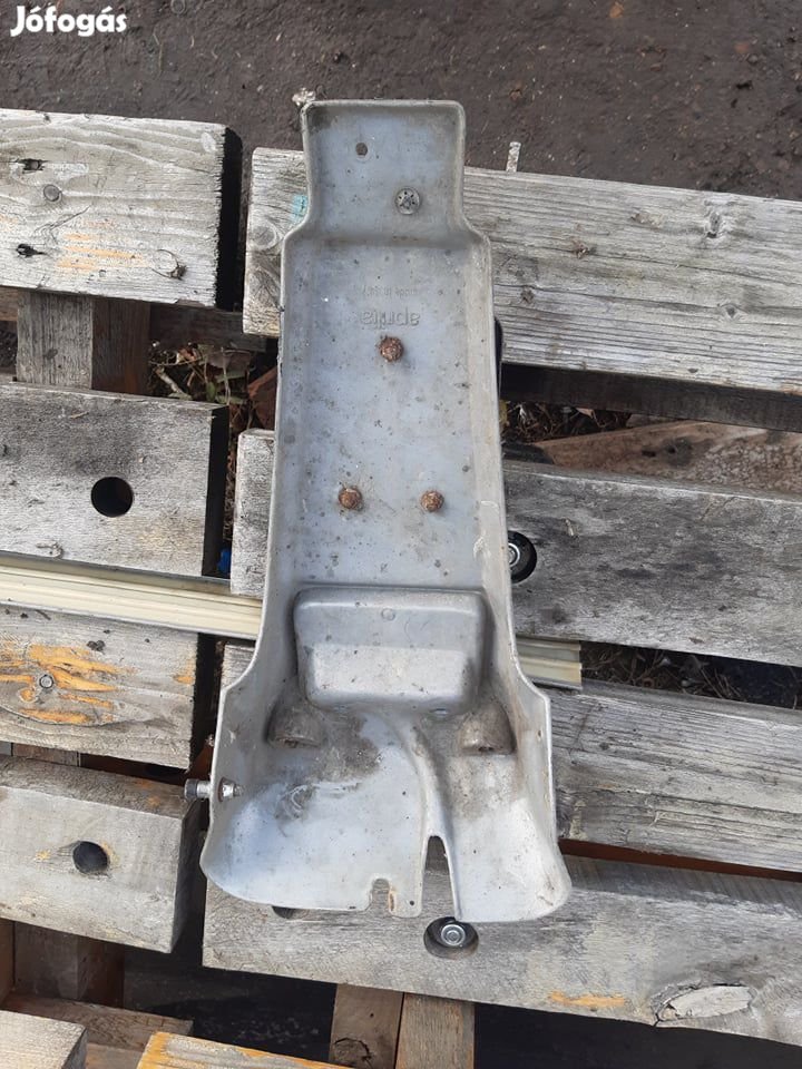 Aprilia Scarabeo hátsó sárvédő