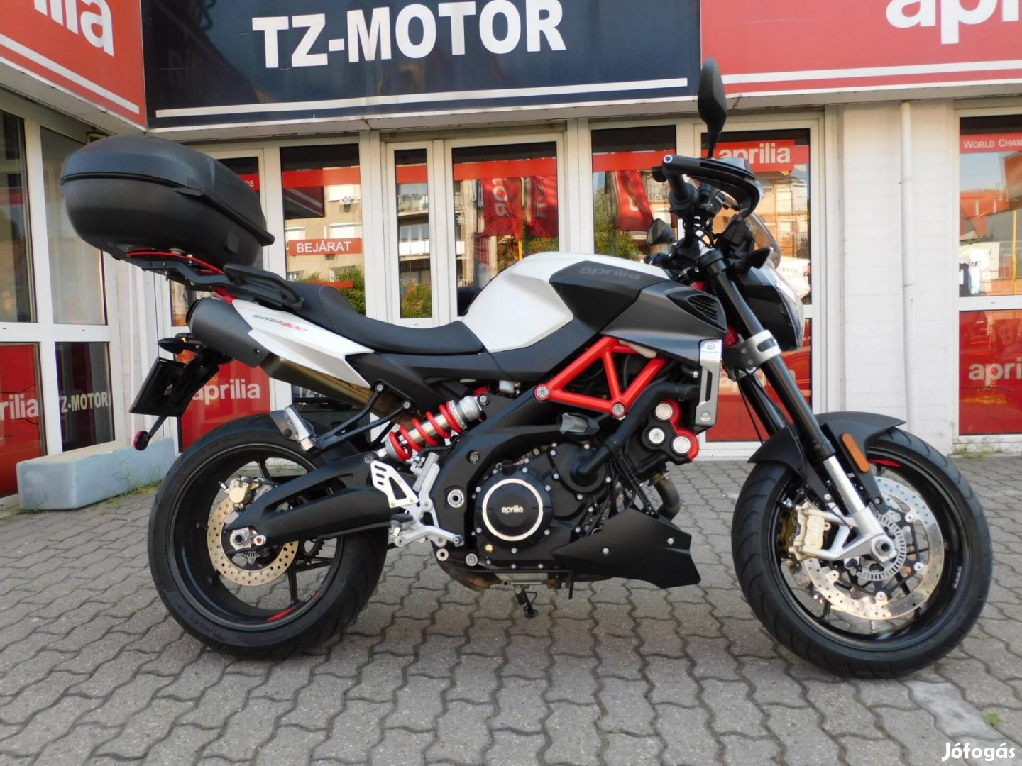 Aprilia Shiver 900! Magyarországi motor! 1 Tula...