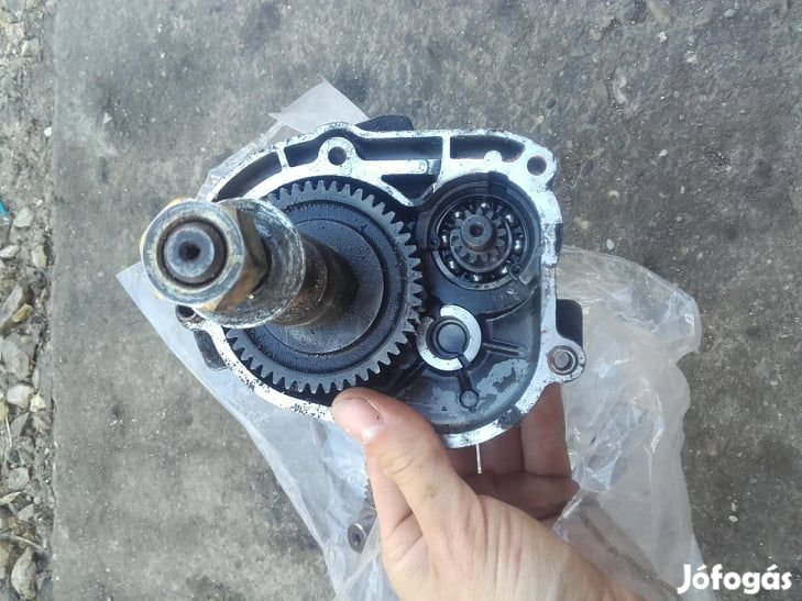 Aprilia Sr Factory végáttétel