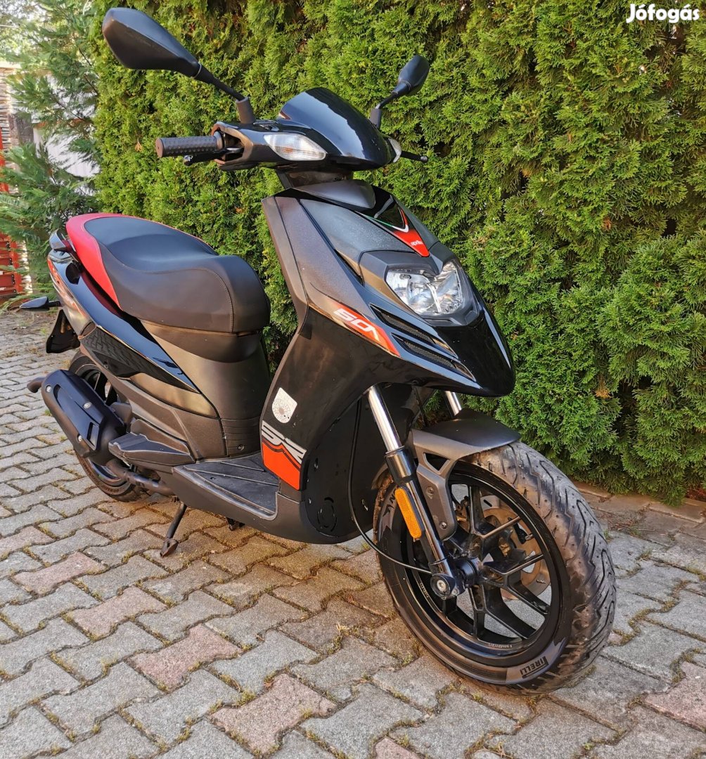Aprilia Sr Motard robogó 