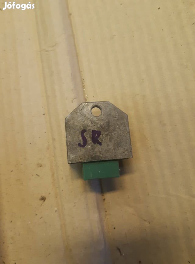 Aprilia Sr feszültség szabályzó