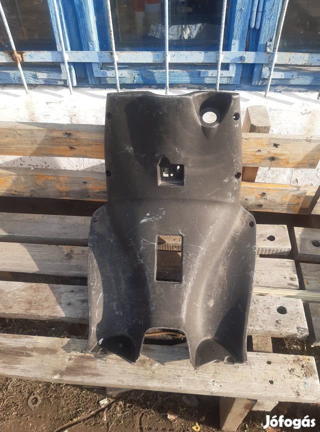 Aprilia Sr kör lámpás modell Térd idom