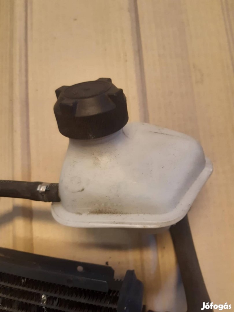 Aprilia Sr körüli lámpás modell kiegyenlítő tartály 