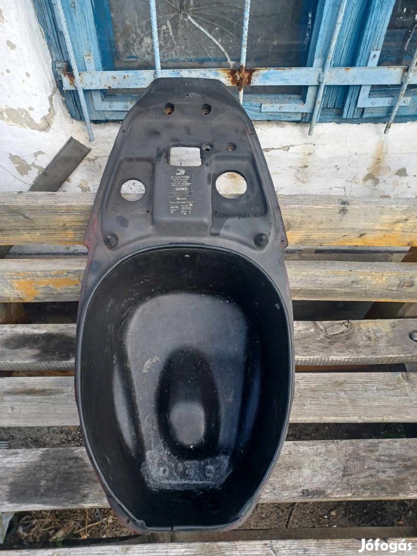 Aprilia Sr old Sisaktartó