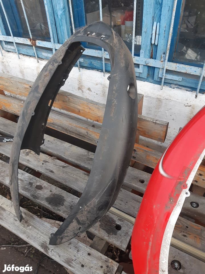 Aprilia Sr ülés alatti idom kör lámpás modell