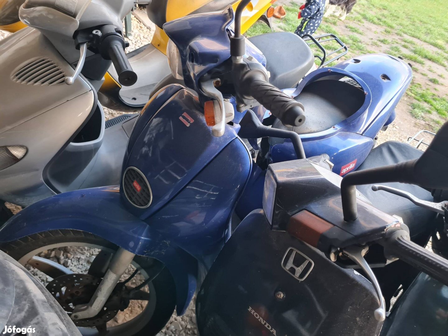 Aprilia scarabeo 50 tárcsás bontott alkatrészek