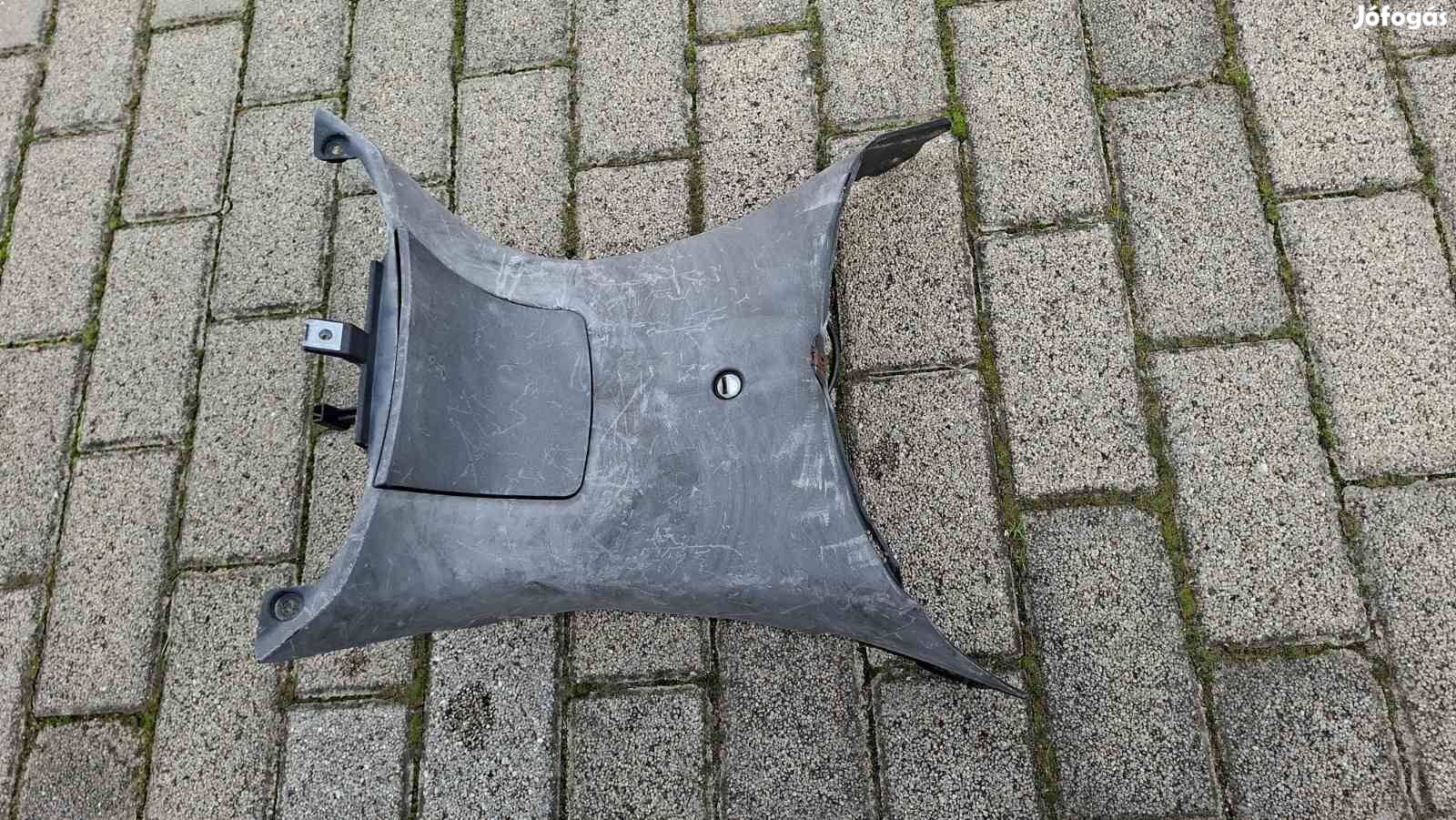 Aprilia scarabeo light 125 gerinc idom