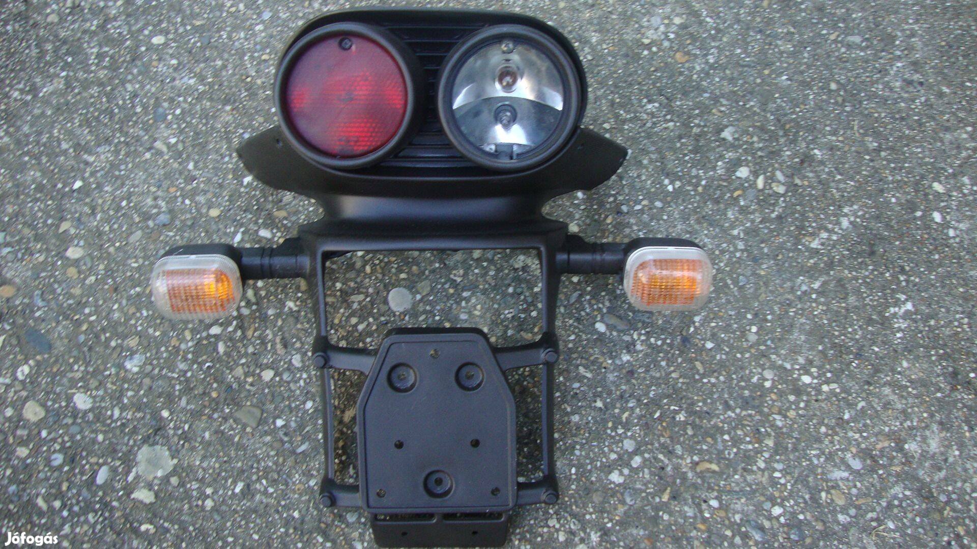 Aprilia sr hátsólámpa indexekkel eladó!