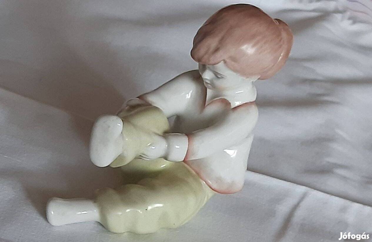 Aquincumi porcelán kislány figura eladó