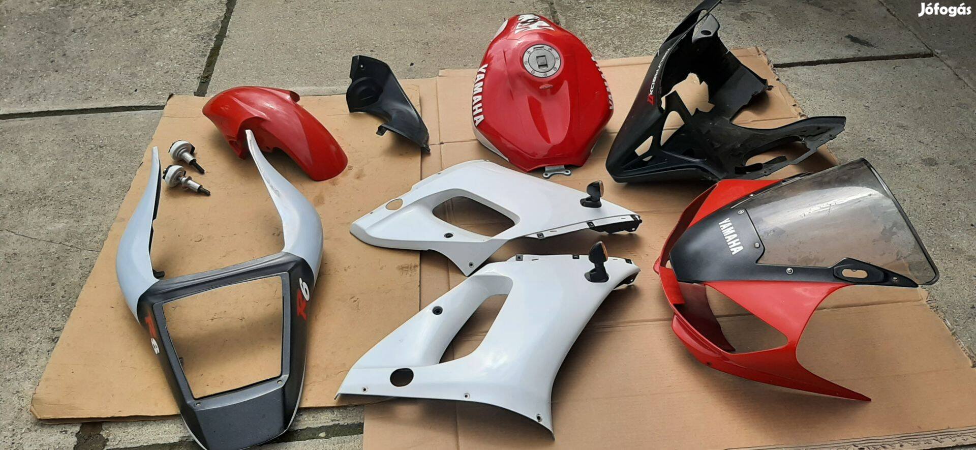 Ár alatt eladó 2000 Évj. Yamaha R6 idomszett egyben