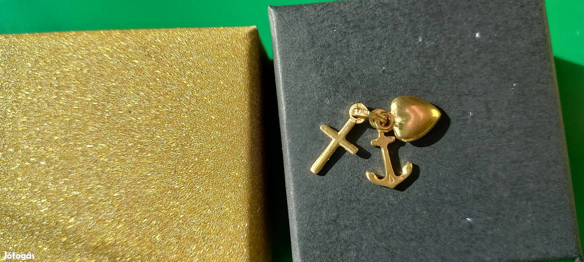 Arany 18K medál hit-remény-szeretet Új