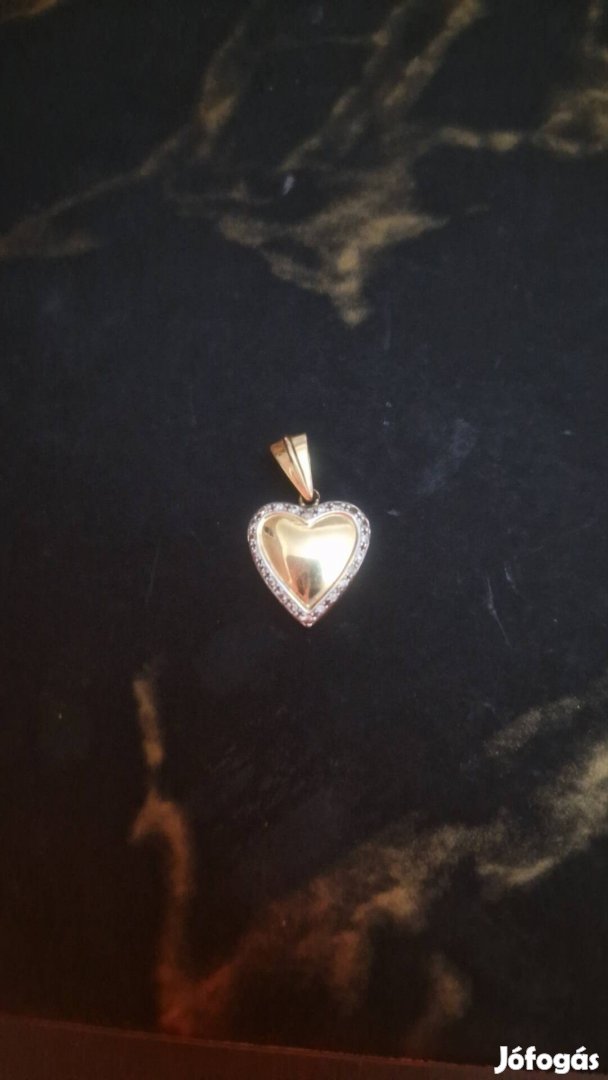 Arany szívecske medál