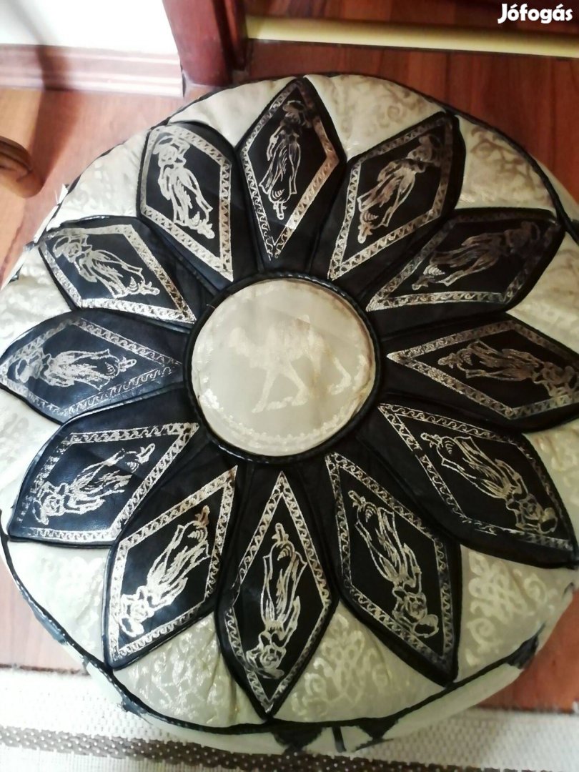 Arany díszítésű valódi bőr puff, lábtartó, ülőke