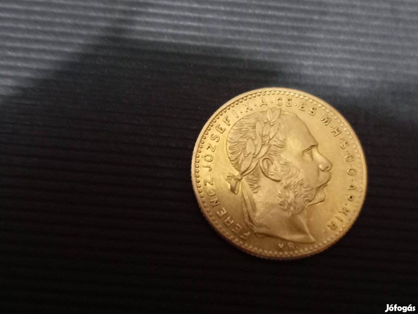 Arany érme Ferenc József 8 forint 20 frank Fiume címer