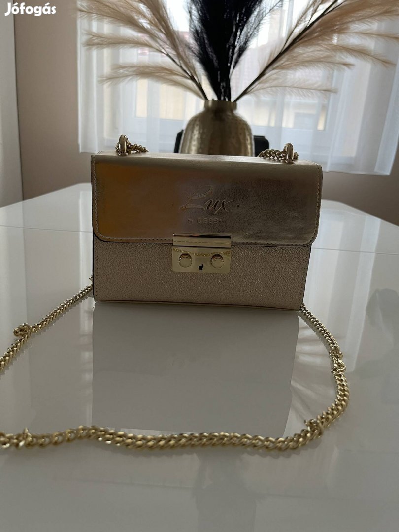 Arany színu nöi Dess Lux táska