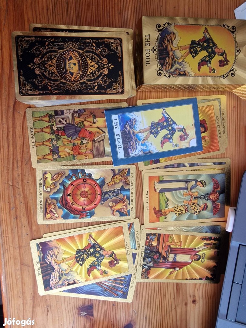 Arany színű plasztik tarot kártya 