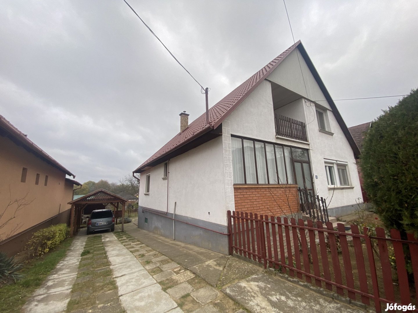 Aranykalász soron családi ház kiadó!