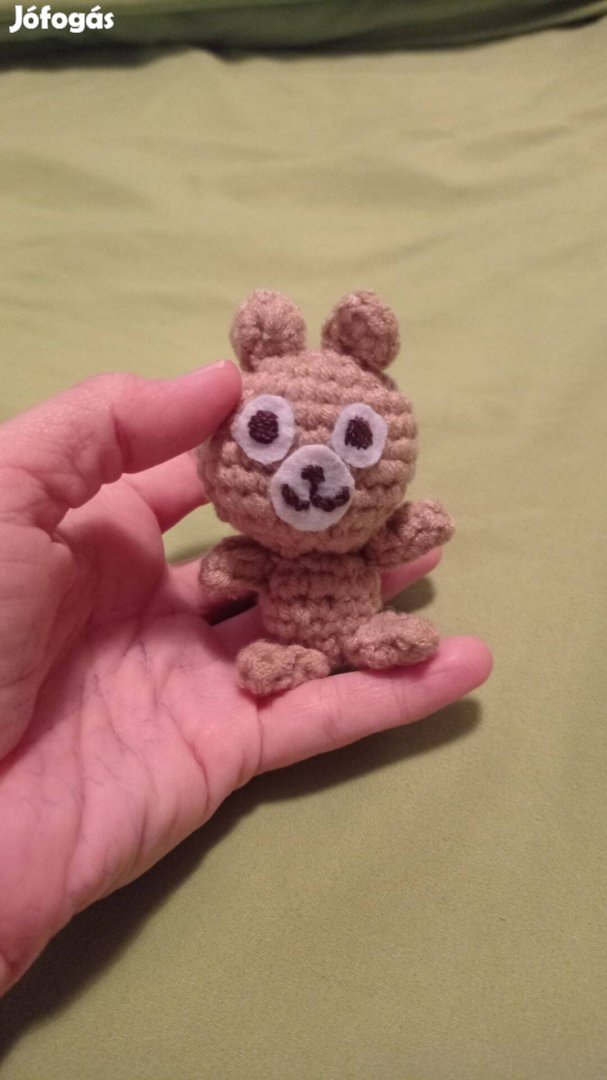 Aranyos mókus amigurumi figura