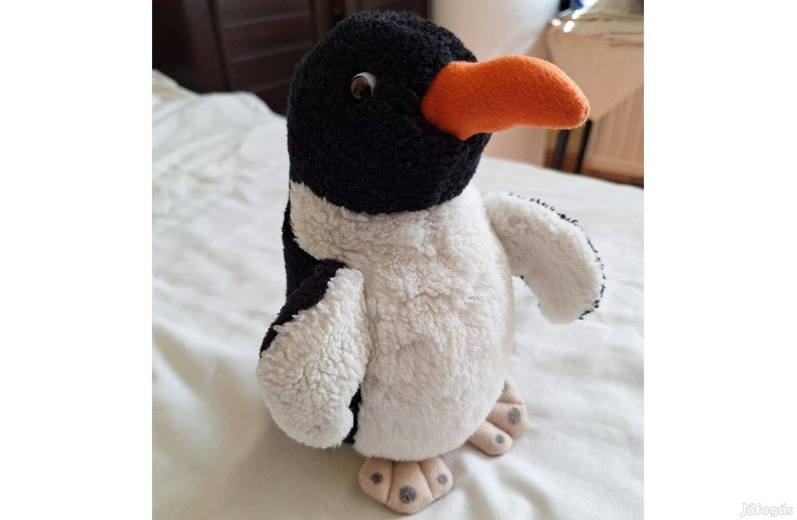 Aranyos plüss pingvin