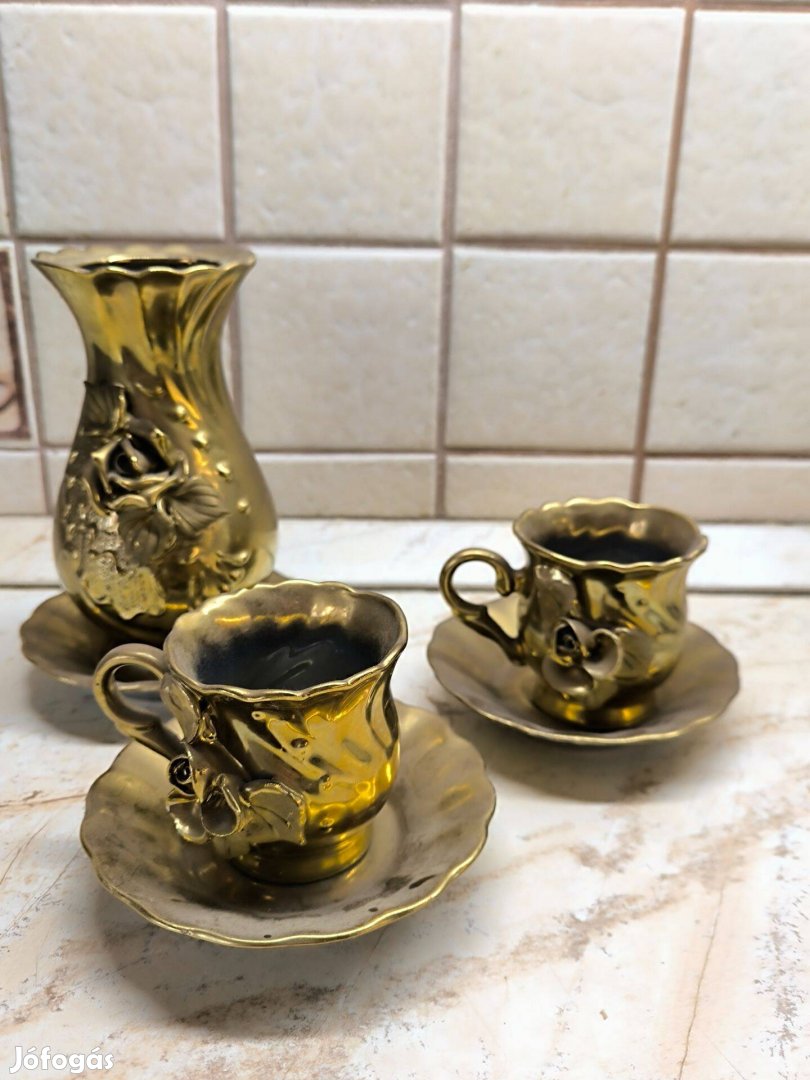 Aranyozott, rózsás porcelán kávéskészlet, váza eladó!