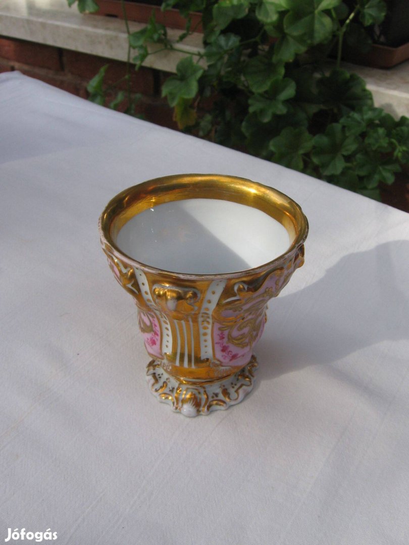 Aranyozott pohár - vitrintárgy