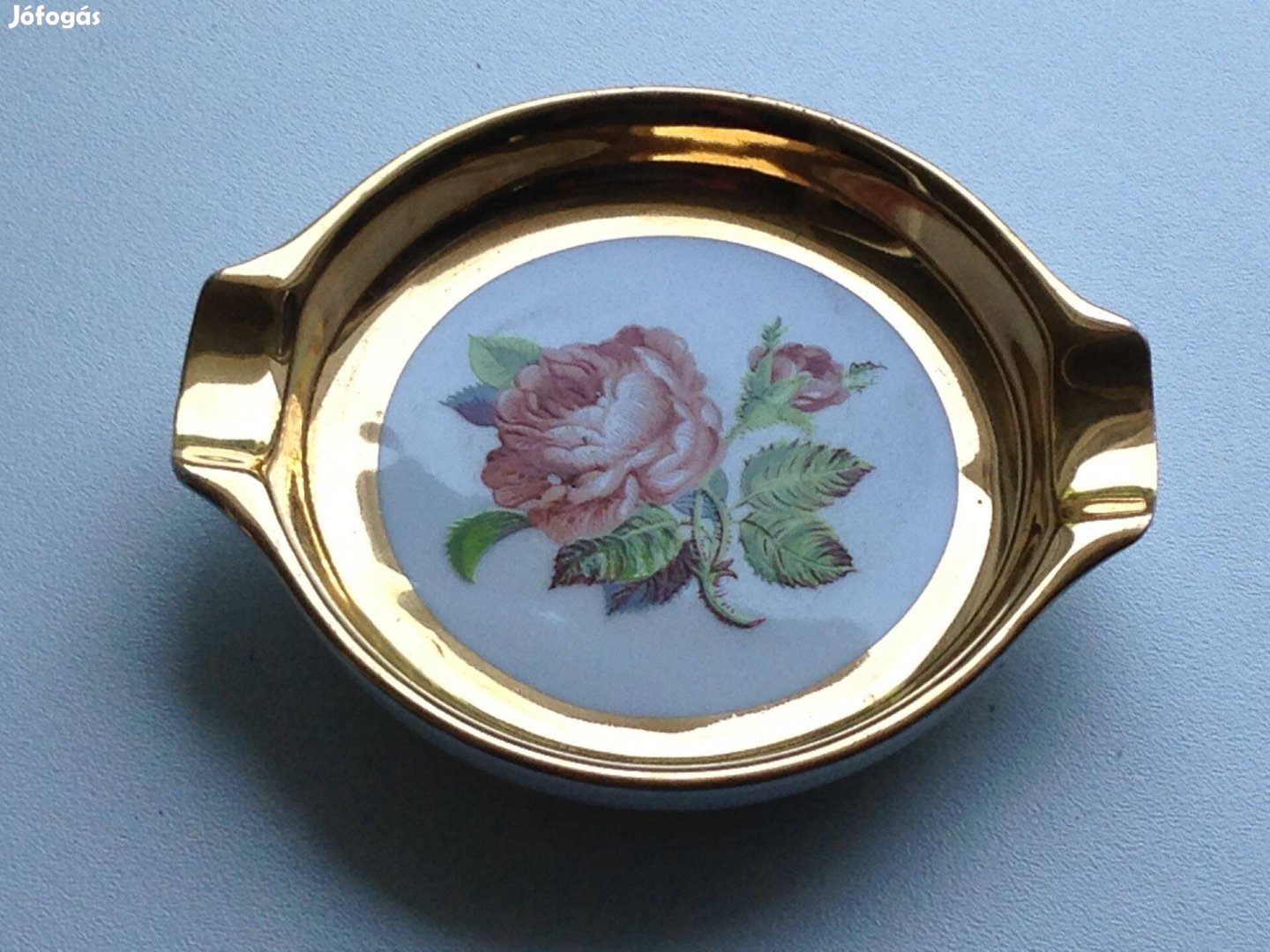 Aranyozott porcelán hamutál eladó