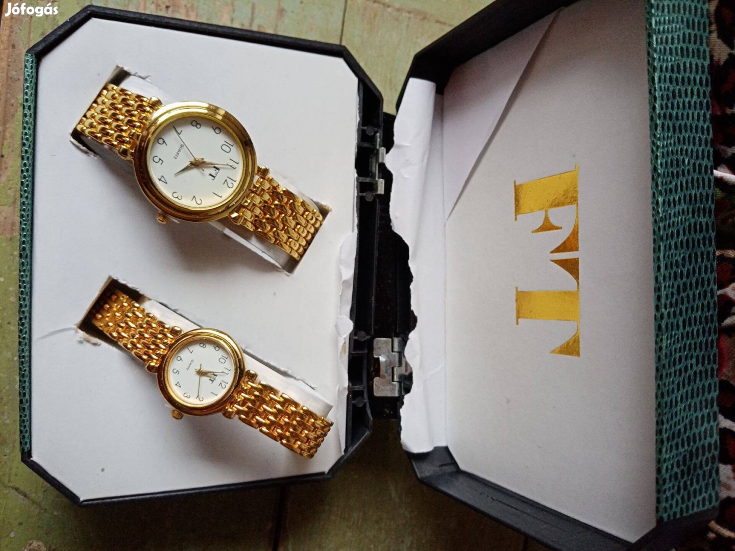 Aranyszínű kvarc karórák