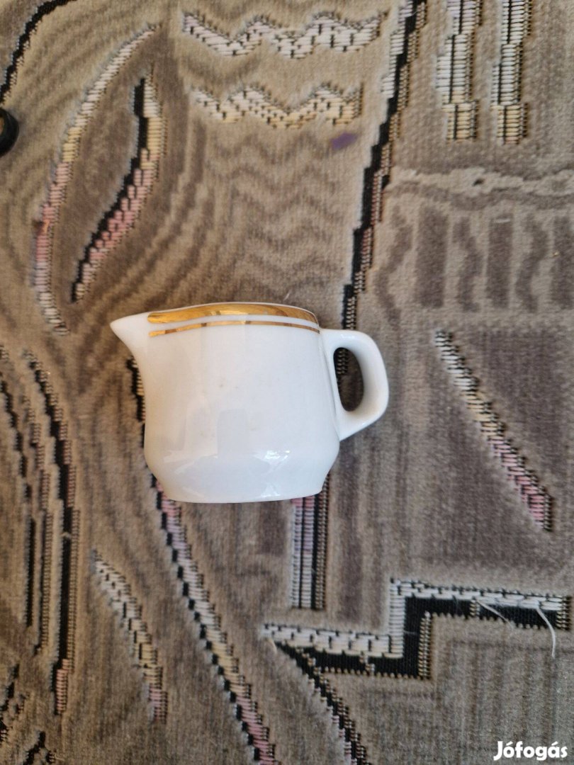 Aranyszínű mintás fehér porcelán kávé/tej tea/citrom kiöntő kancsócska