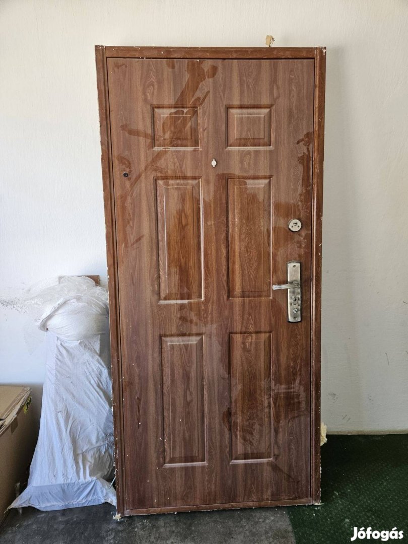 Aranytölgy Hi Sec biztonsági ajtó 
