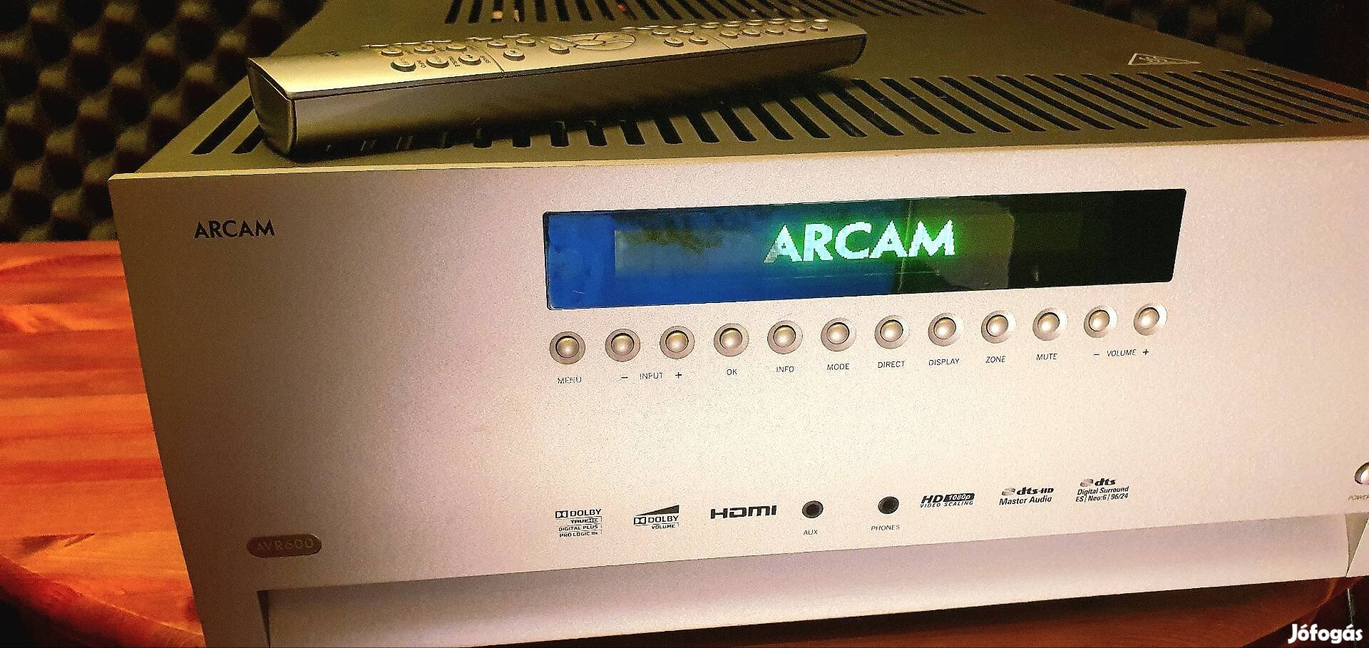 Arcam avr 600 audiofiel házimozi erősítő.