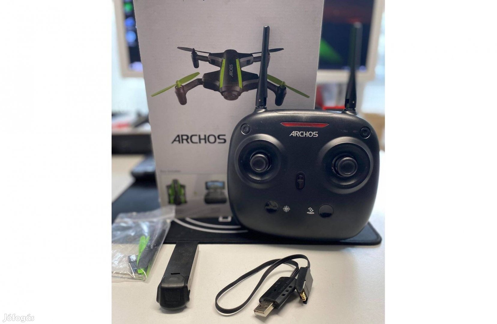 Archos Drone VR (503507) -hoz tartozó kontroller és VR szemüveg