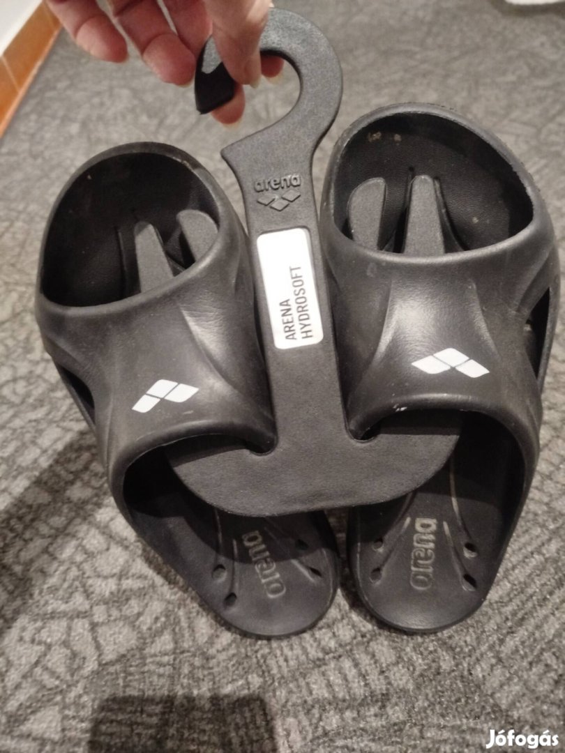 Aréna uszodai papucs 35