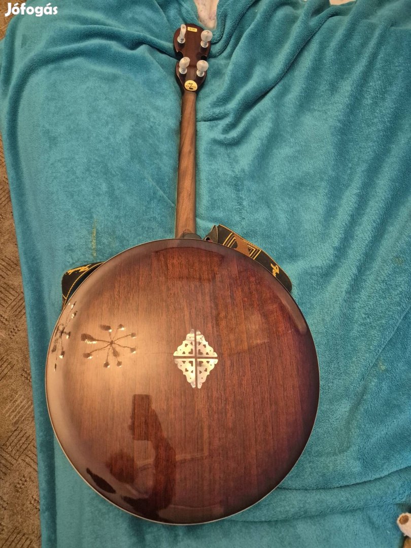 Aria SB200T 4 húros tenor banjo, elektromos, kemény tokkal.